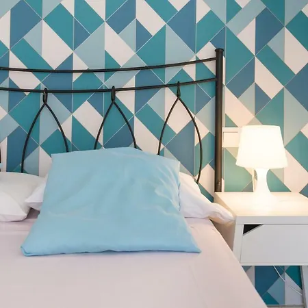 Lu&cia City Centre Victoria 4 *